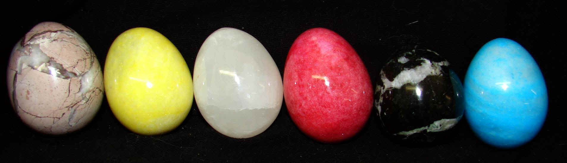 coloredeggs.jpg (101070 bytes)